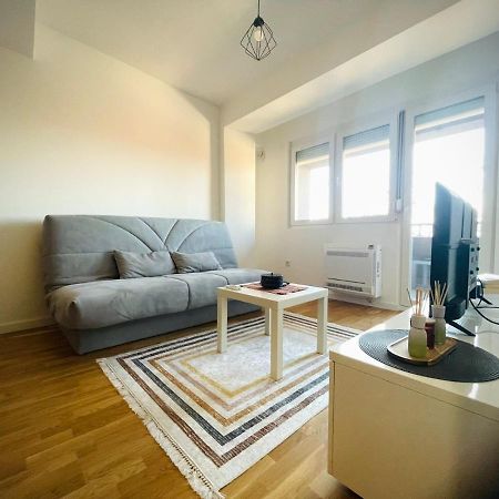 Apartman Nikol Kumanovo Exteriör bild