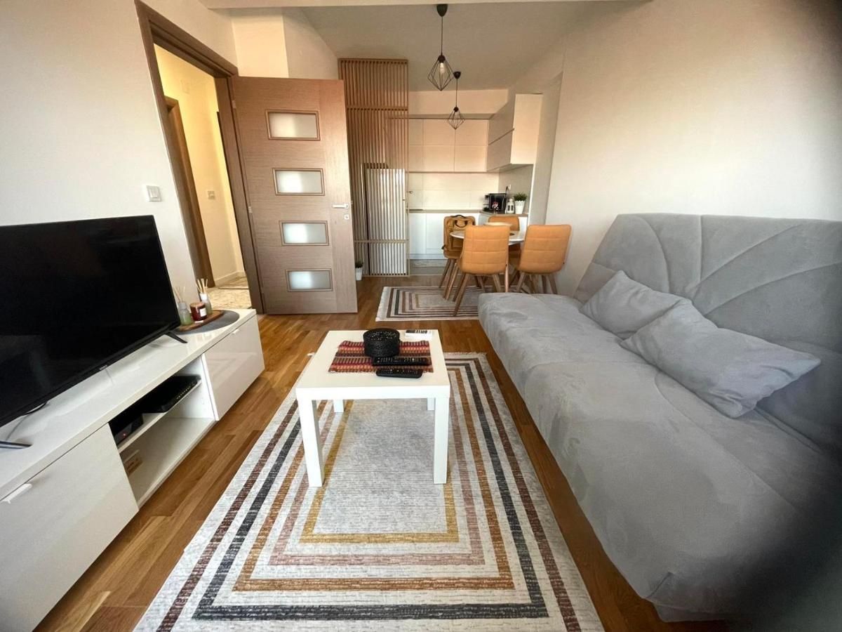 Apartman Nikol Kumanovo Exteriör bild